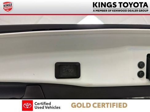 Used 2021 Toyota RAV4 XLE w/ Convenience Package AWD/4WD image 17