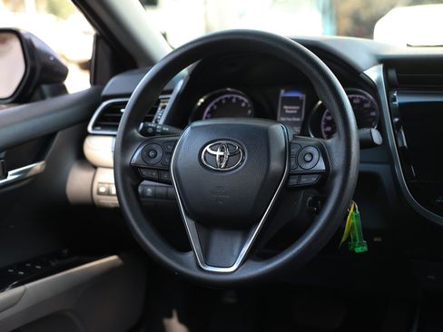 Used 2020 Toyota Camry LE FWD image 30