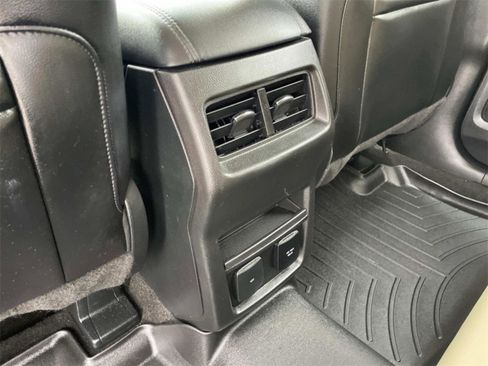 Used 2019 Ford Edge SEL w/ Equipment Group 201A image 8