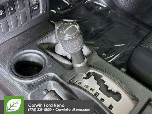Used 2010 Toyota FJ Cruiser 4WD image 17