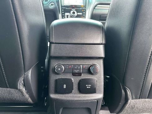Used 2017 Ford Explorer Platinum AWD/4WD image 18