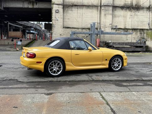 Used 2002 MAZDA MX-5 Miata SE image 15