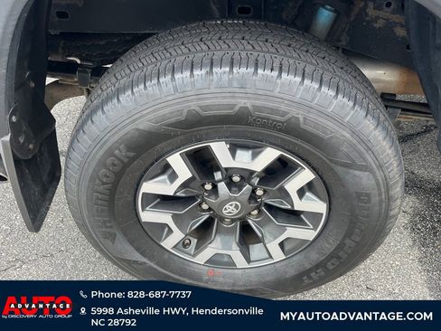 Used 2019 Toyota Tacoma TRD Off-Road AWD/4WD image 29