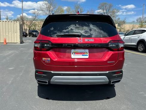 New 2025 Honda Pilot Touring image 4
