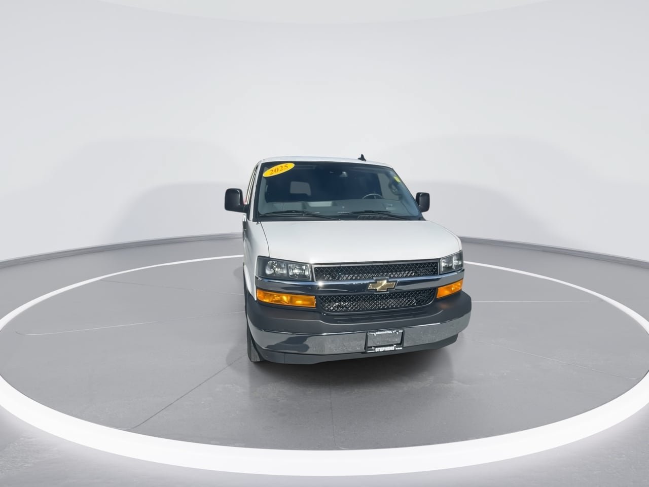 Used 2025 Chevrolet Express 3500 LT w/ LT Preferred Equipment Group RWD image 3