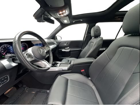 Used 2025 Mercedes-Benz GLB 250 4MATIC image 20