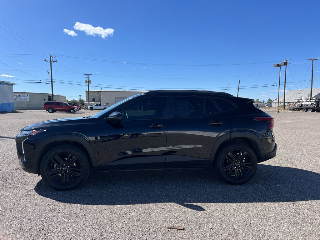Used 2025 Chevrolet Trax ACTIV w/ Driver Confidence Package FWD image 2