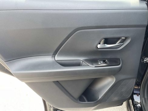 New 2026 Nissan Kicks SV w/ Cold Weather Package FWD image 18