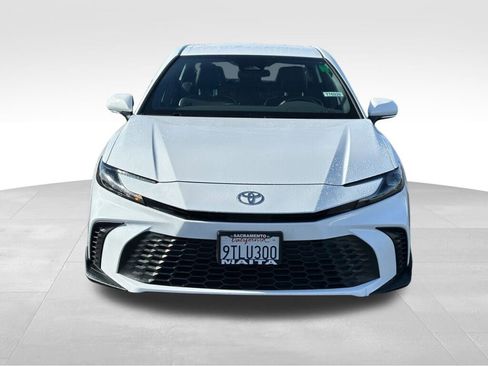 Certified 2025 Toyota Camry SE image 9