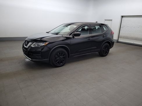 Used 2019 Nissan Rogue S AWD/4WD image 2