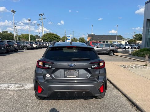 Used 2024 Subaru Crosstrek 2.0i Premium AWD/4WD image 5