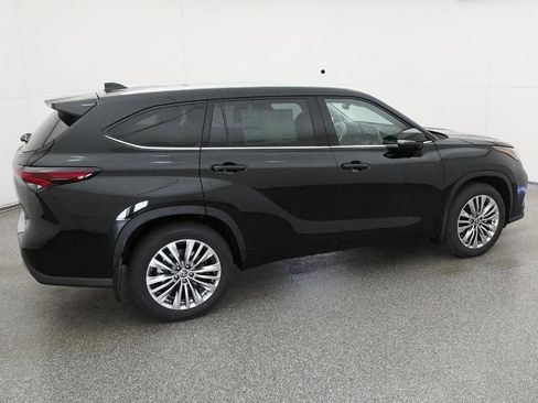 New 2026 Toyota Highlander Platinum image 66