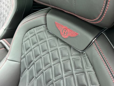 Used 2022 Bentley Flying Spur V8 AWD/4WD image 32