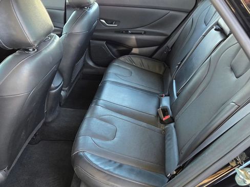 Used 2023 Hyundai Elantra Limited FWD image 11