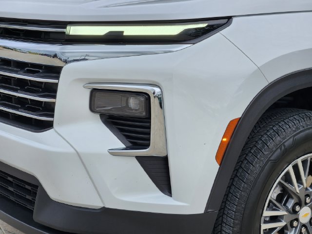Used 2026 Chevrolet Traverse LT w/ Driver Confidence Package FWD image 9