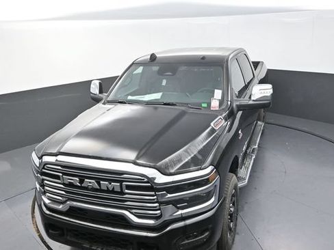 New 2026 RAM 2500 Laramie AWD/4WD image 13