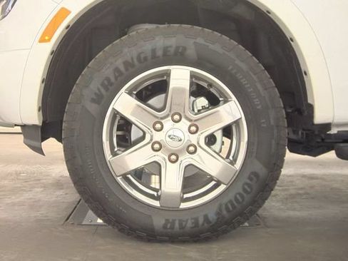 Used 2025 Ford Ranger Lariat w/ Advanced Towing Package AWD/4WD image 12