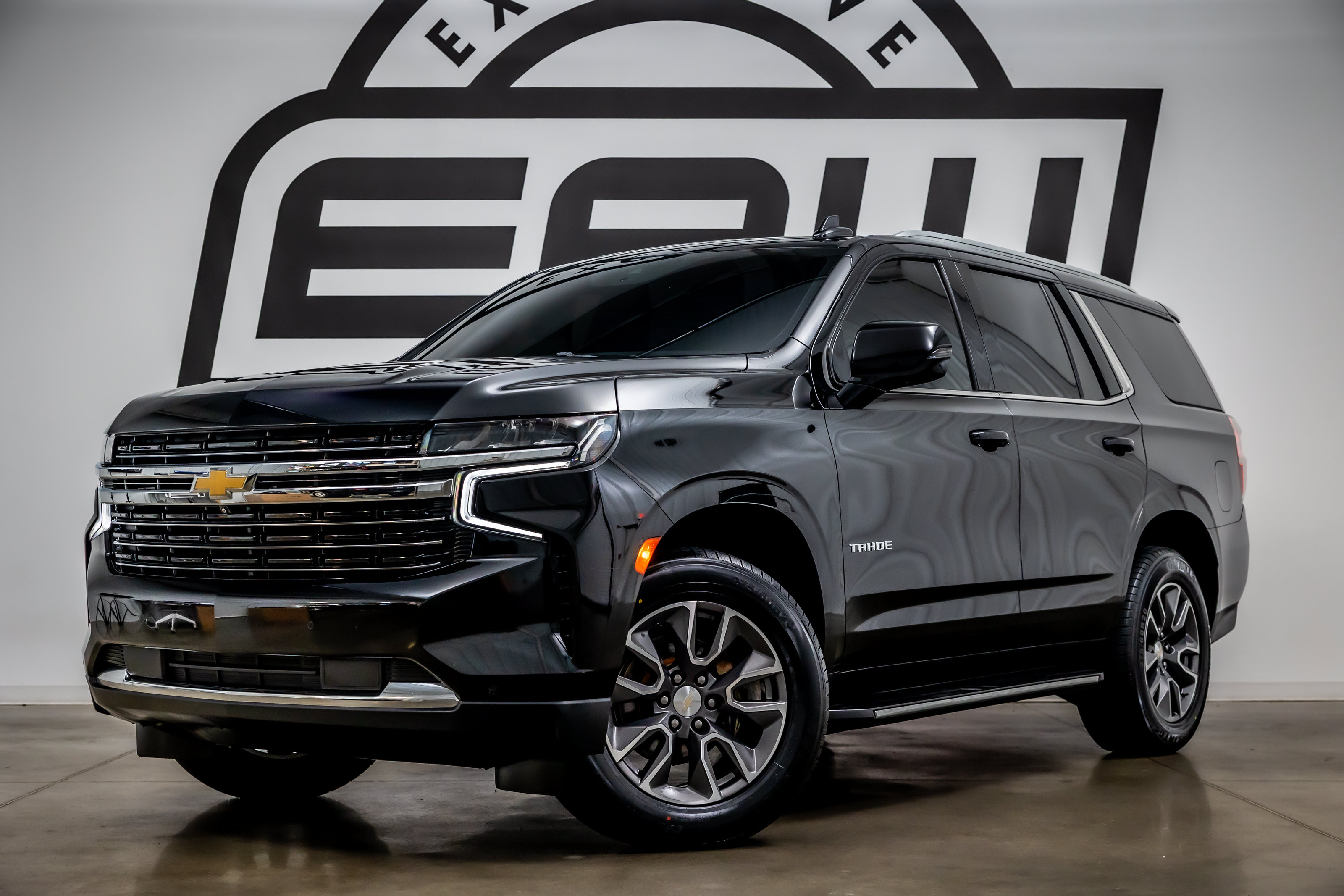 Used 2022 Chevrolet Tahoe LT w/ Luxury Package RWD image 1