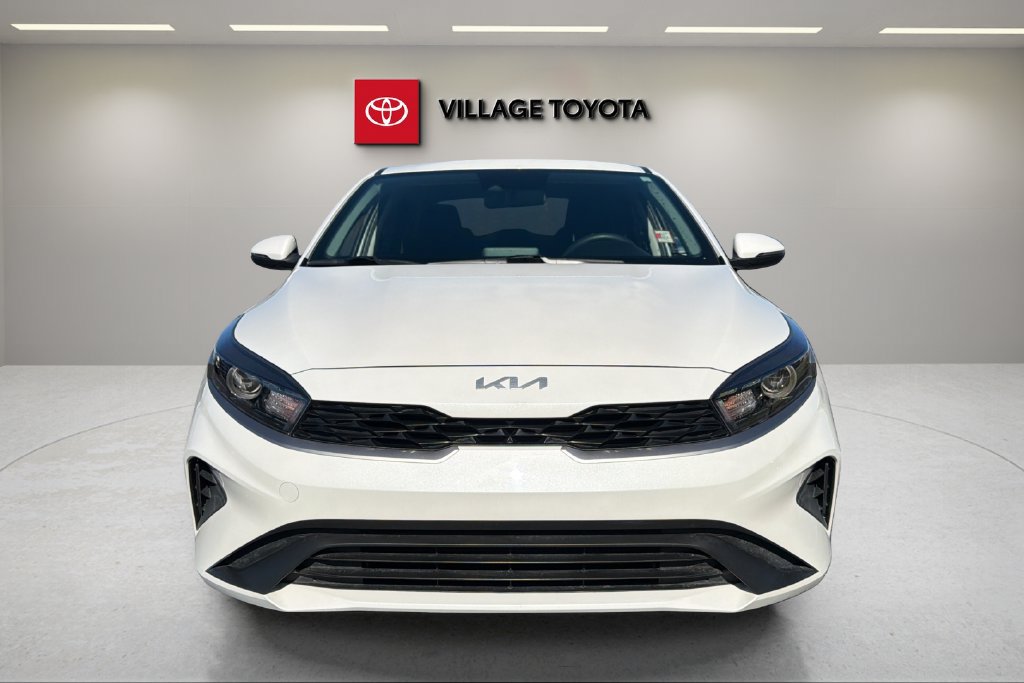 Used 2024 Kia Forte LXS w/ LXS Technology Package FWD image 8