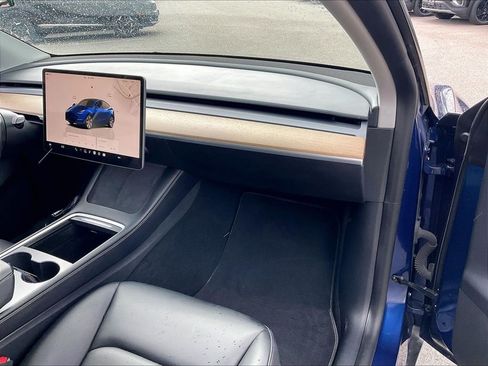 Used 2022 Tesla Model Y Long Range AWD/4WD image 12
