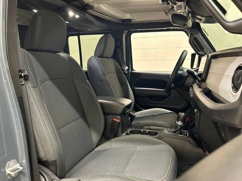 Used 2025 Jeep Wrangler Unlimited Sport S 4xe AWD/4WD image 16