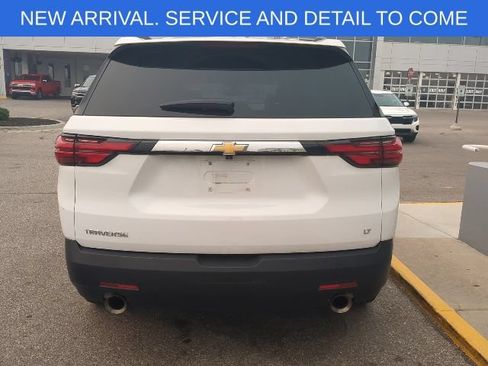 Used 2023 Chevrolet Traverse LT FWD image 6