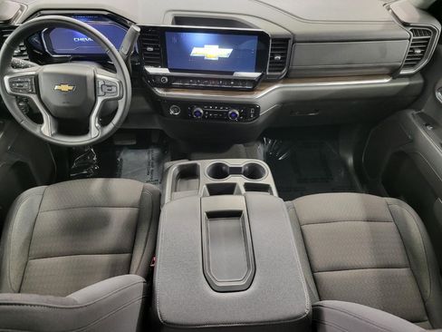 Used 2024 Chevrolet Silverado 1500 LT image 7