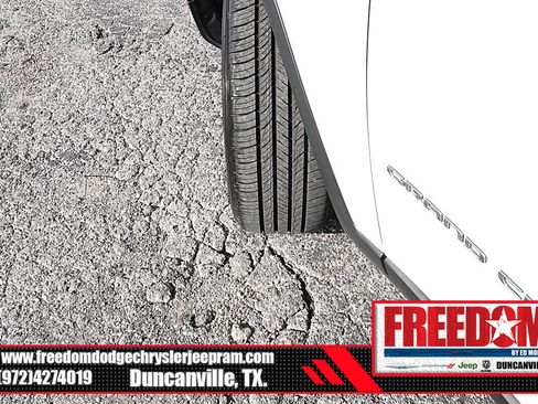 Used 2023 Jeep Grand Cherokee L Laredo RWD image 43