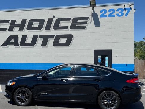 Used 2018 Ford Fusion SE w/ Equipment Group 601A FWD image 21