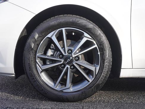 Used 2023 Kia Forte LXS image 19