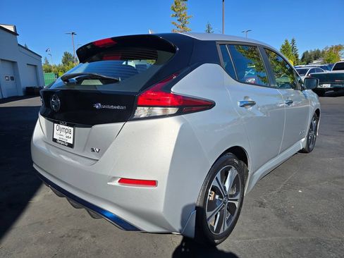 Used 2019 Nissan Leaf SV w/ SV Technology Package FWD image 4