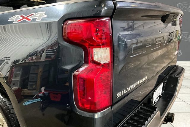 Used 2019 Chevrolet Silverado 1500 LT w/ All-Star Edition AWD/4WD image 8