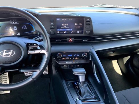 Used 2025 Hyundai Elantra Sport FWD image 7