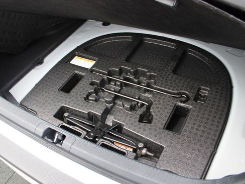 Used 2022 Toyota Camry SE image 29