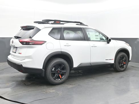 New 2026 Nissan Rogue SV image 7