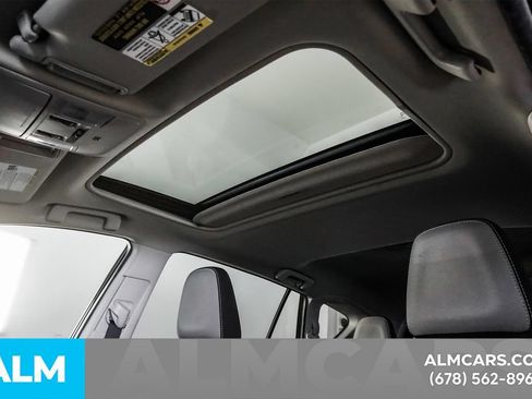 Used 2018 Toyota RAV4 XLE AWD/4WD image 31