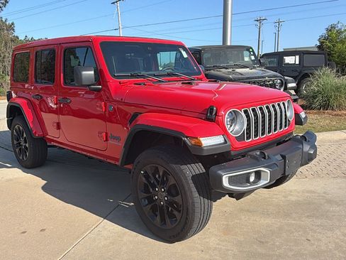Used 2025 Jeep Wrangler Sahara w/ Safety Group image 5