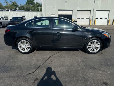 Used 2015 Buick Regal Premium w/ Experience Buick Package FWD image 2