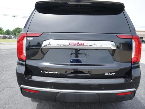 Used 2021 GMC Yukon SLT w/ SLT Luxury Plus Package AWD/4WD image 4