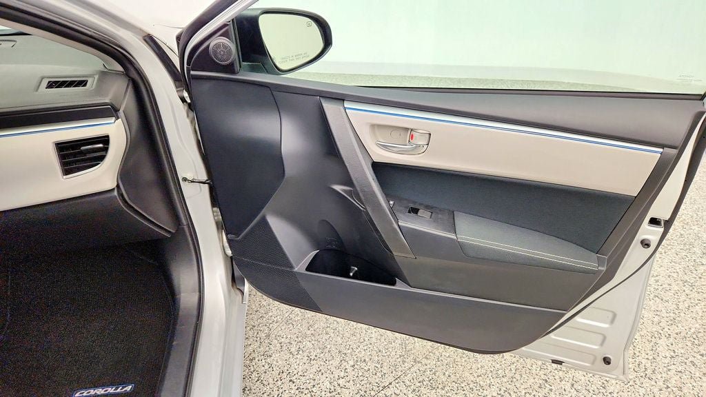 Used 2016 Toyota Corolla LE FWD image 25
