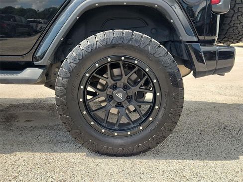 Used 2021 Jeep Wrangler Unlimited Sahara AWD/4WD image 33