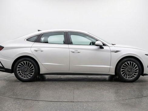Used 2025 Hyundai Sonata SEL FWD image 11