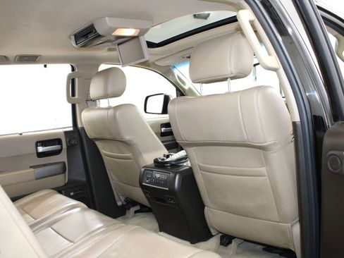Used 2011 Toyota Sequoia Limited image 28
