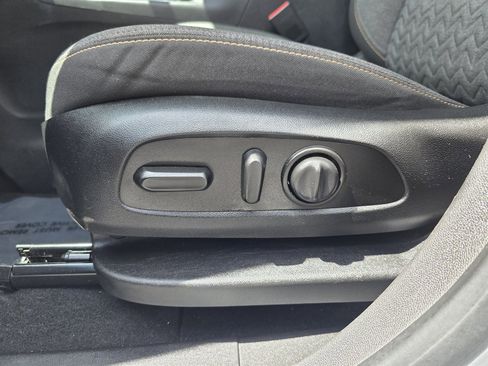 Used 2022 Chevrolet Equinox LT image 16