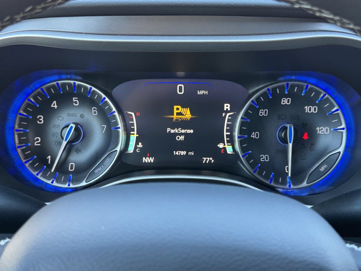 Used 2026 Chrysler Pacifica Select FWD image 33