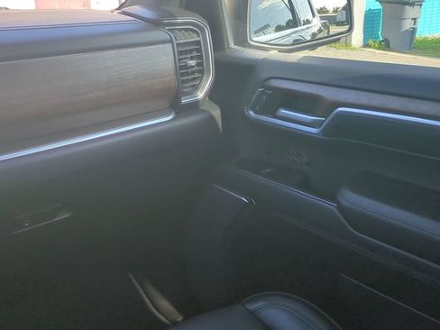 Used 2022 Chevrolet Silverado 1500 High Country w/ High Country Premium Package AWD/4WD image 19