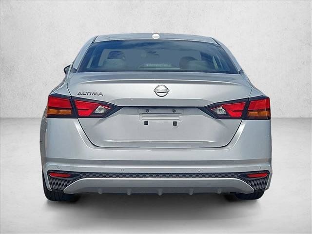 Used 2025 Nissan Altima 2.5 SV FWD image 8