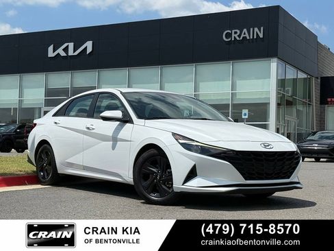 Used 2023 Hyundai Elantra SEL FWD image 1