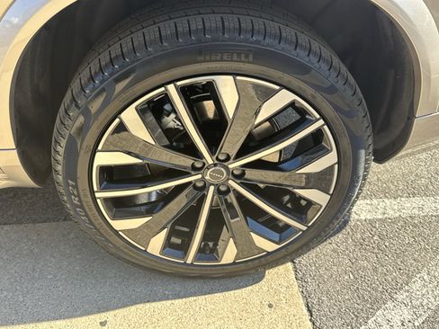 New 2026 Volvo XC90 B5 Plus w/ Protection Package image 32