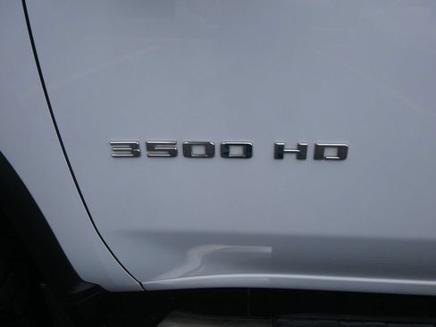 Used 2023 Chevrolet Silverado 3500 LT w/ Convenience Package AWD/4WD image 15